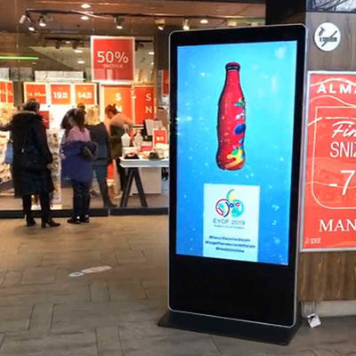 Machine de publicité interactive multi-touch de 32 pouces avec écran HD 1080P / 4K et prise en charge du système Android / Windows